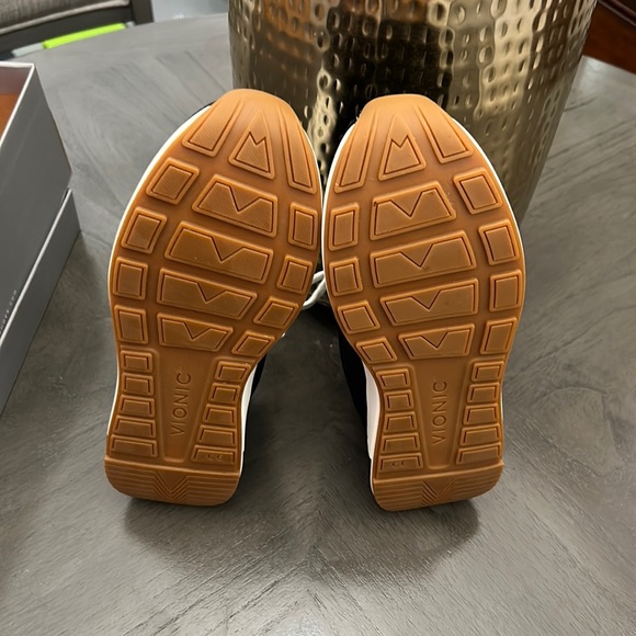Vionic Breilyn Sneaker - Picture 3 of 14